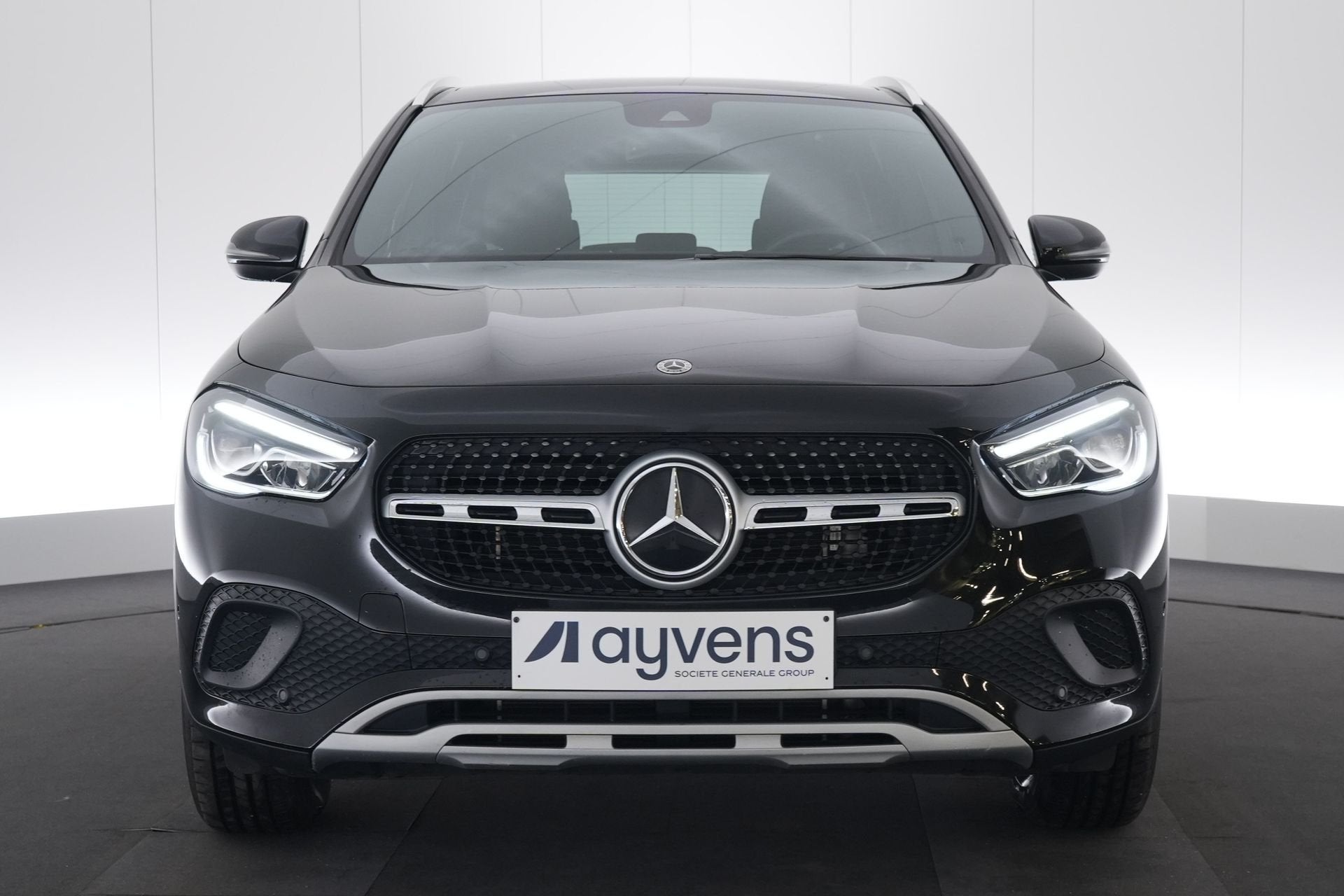 (2DAD420) MERCEDES-BENZ GLA, Auto's, Stof, Gebruikt, Euro 6, Zwart