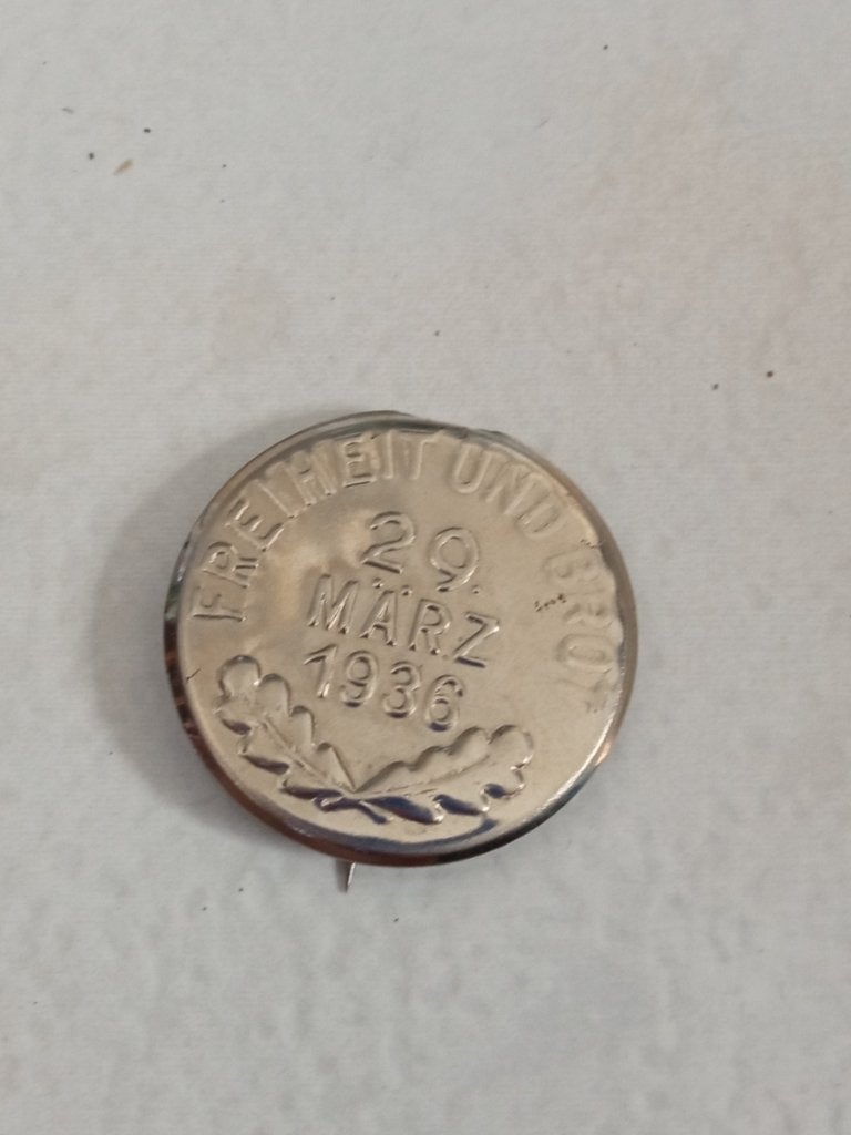 Duitse Militaria WW2 Vrijheids- en Broodbadge 20 maart 1936, Verzenden, Overige soorten, Lintje, Medaille of Wings