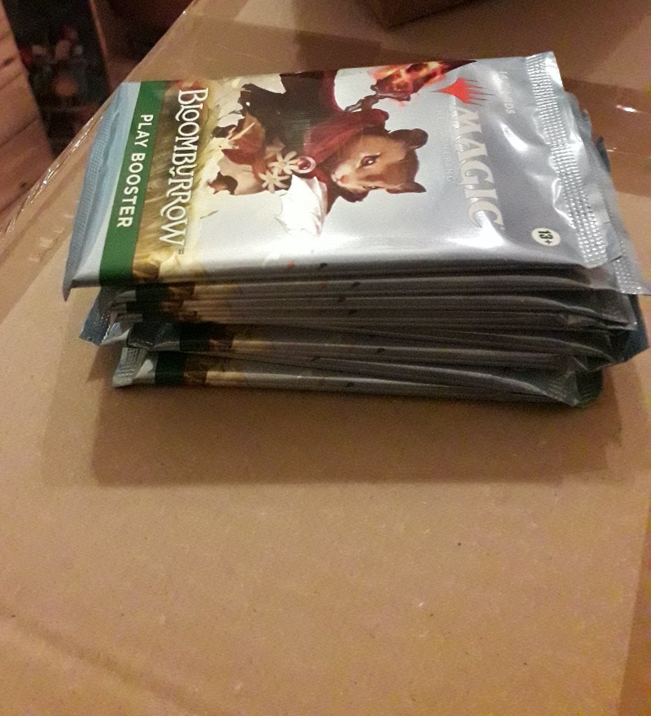 BLOOMBURROW Play boosters x9 SEALED ready to draft mtg ENG, Hobby en Vrije tijd, Ophalen of Verzenden, Zo goed als nieuw, Booster