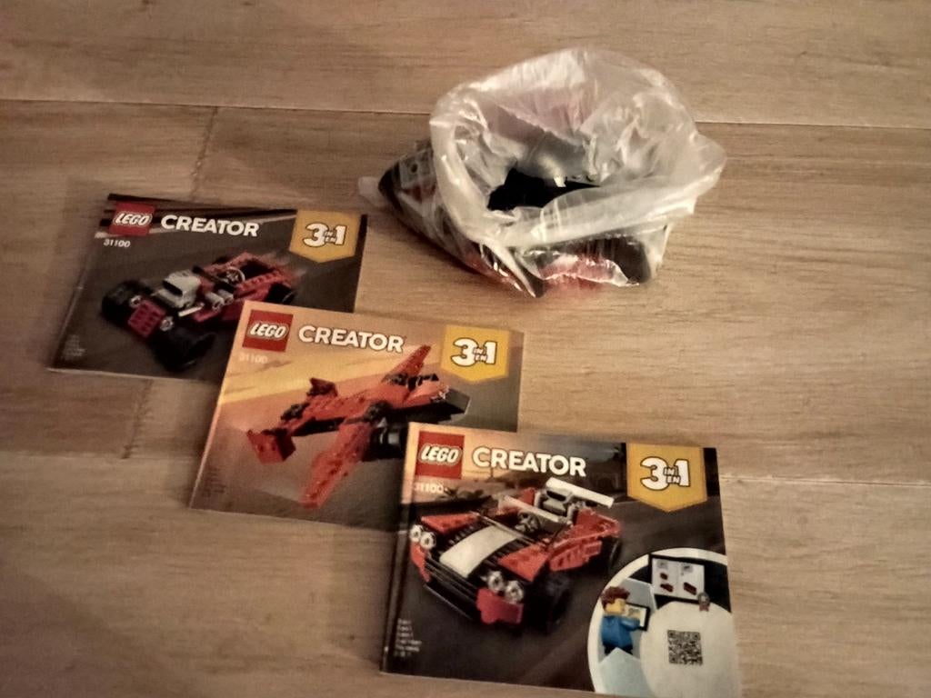 Voiture de course Lego Creator, Enlèvement