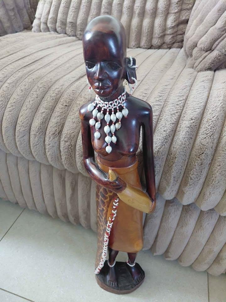 Une posture africaine, Collections, Statues & Figurines, Enlèvement, Comme neuf, Humain