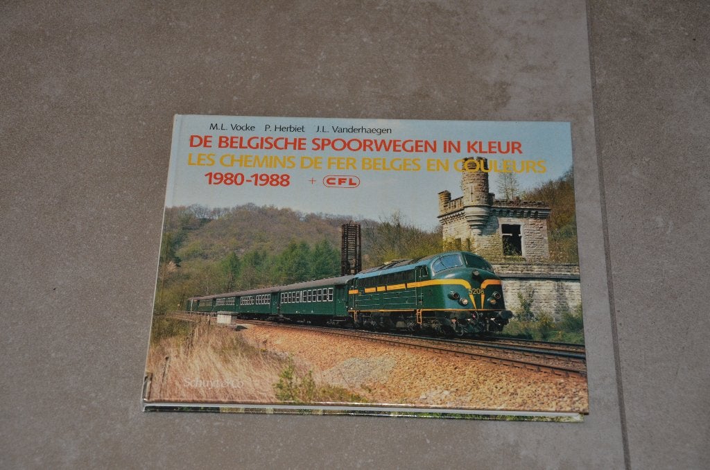 SNCB/ les chemins de fer Belges-176 pages, Enlèvement ou Envoi, Utilisé