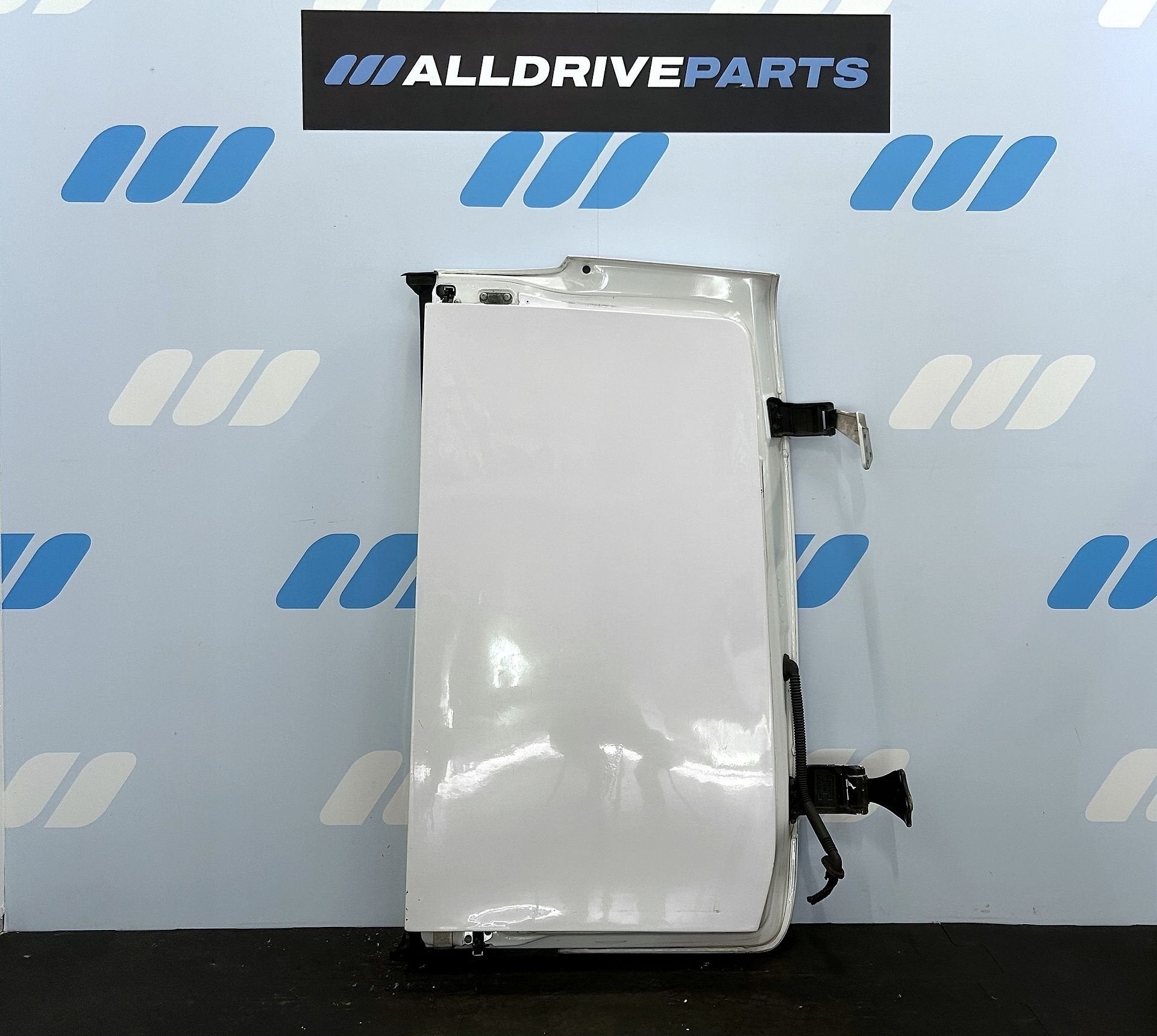 Mercedes Vito W447 porte arrière gauche blanche A4477402600, Autos : Pièces & Accessoires, Arrière, -, Haillon arrière, Utilisé