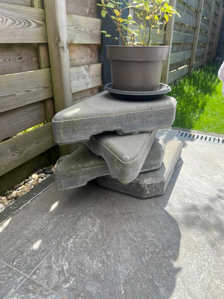 IKEA parasolvoeten /tegels – zo goed als nieuw, Tuin en Terras, Tuinhaarden, Ophalen, Zo goed als nieuw