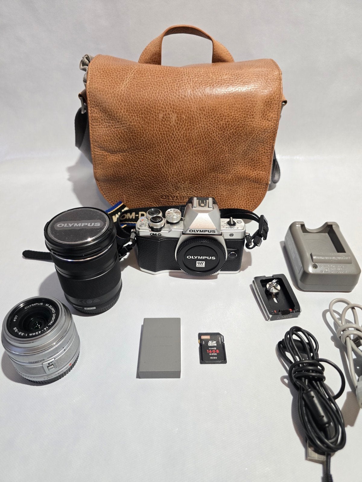 Olympus OM-D E-M10 Mark II set + 2 lenzen (14-42mm & 40-150m, Chargeur, Stabilisation d'image, Appareil photo hybride, Enlèvement