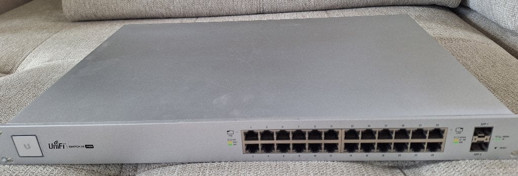 Ubiquiti UniFi Switch 24-POE 250W, Informatique & Logiciels, Commutateurs réseau, Enlèvement, Utilisé