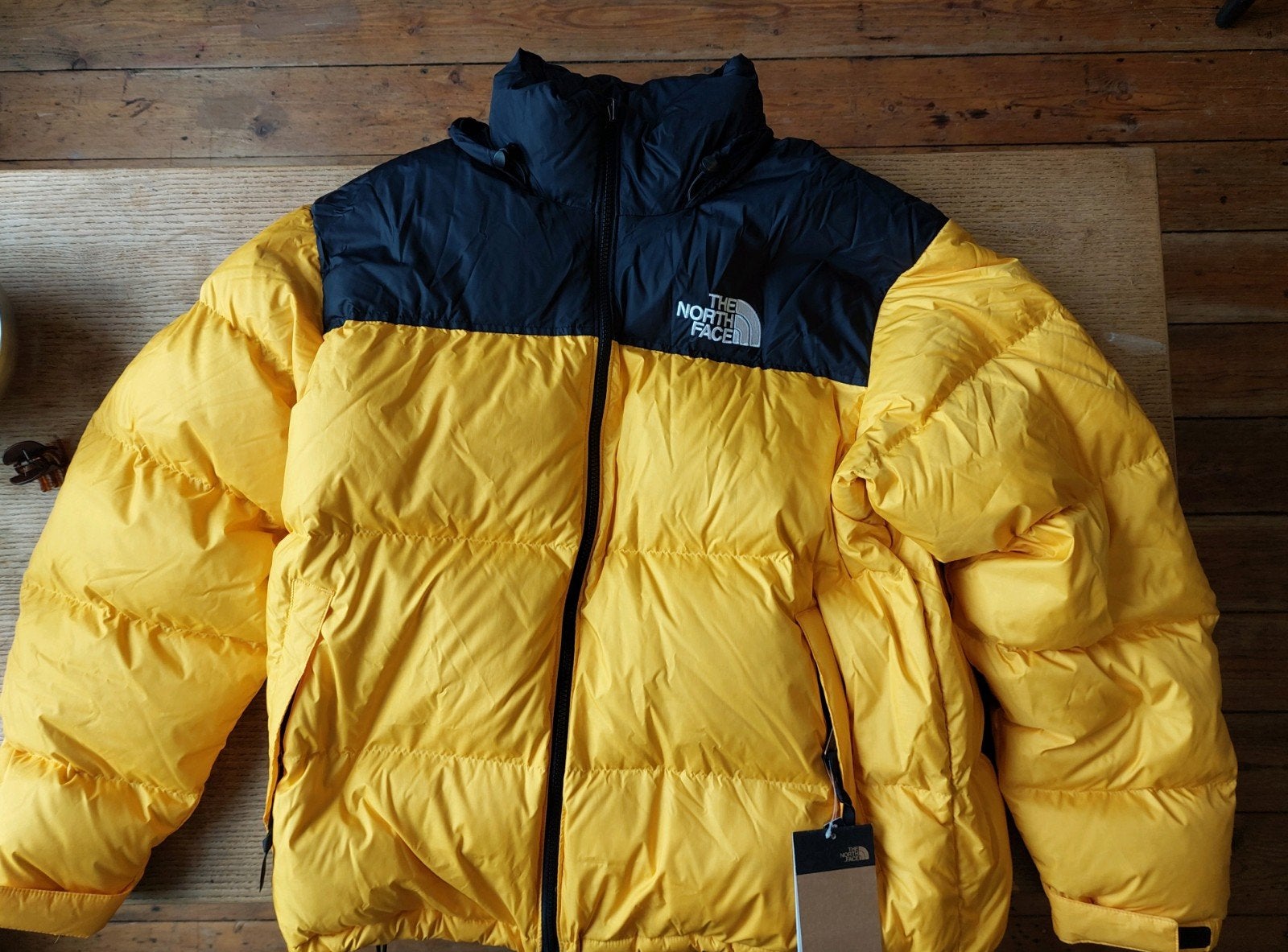 The North Face XL donsjas - nooit gedragen, nieuwprijs €350, Kleding | Heren, Geel, Ophalen of Verzenden, The north face, Maat 56/58 (XL)