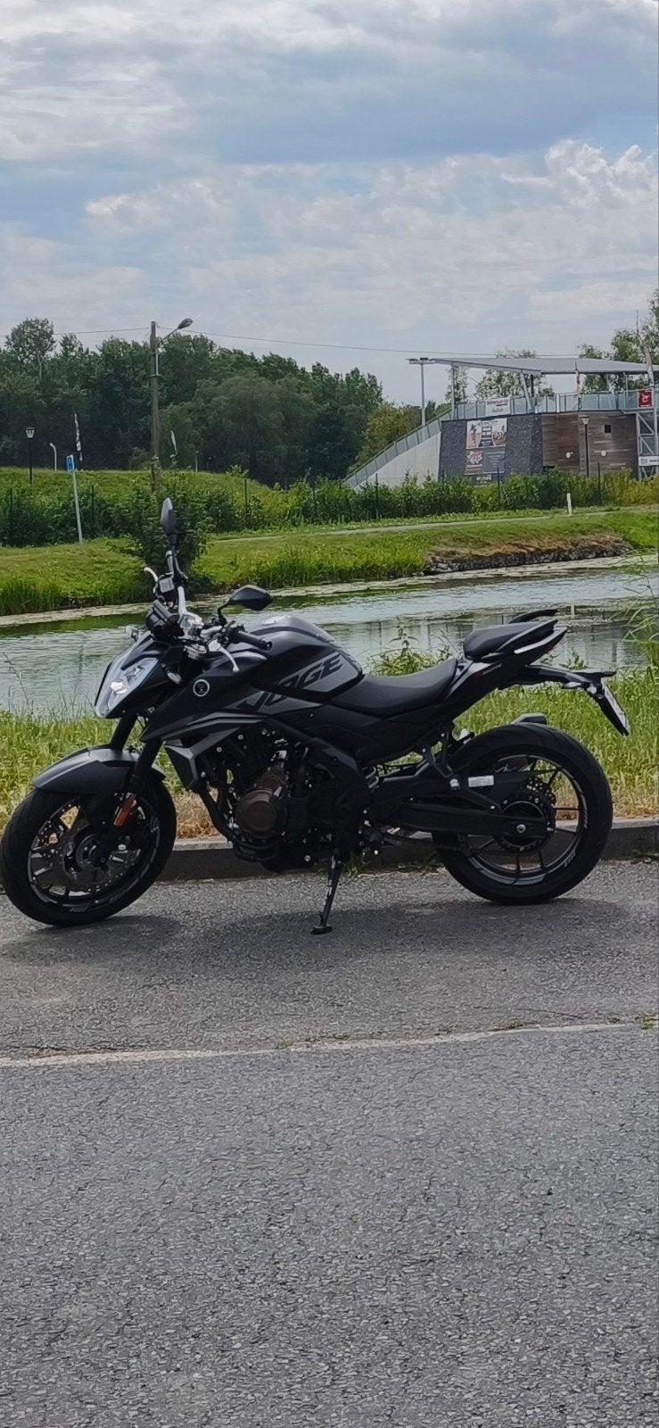 voge 625r, Motos