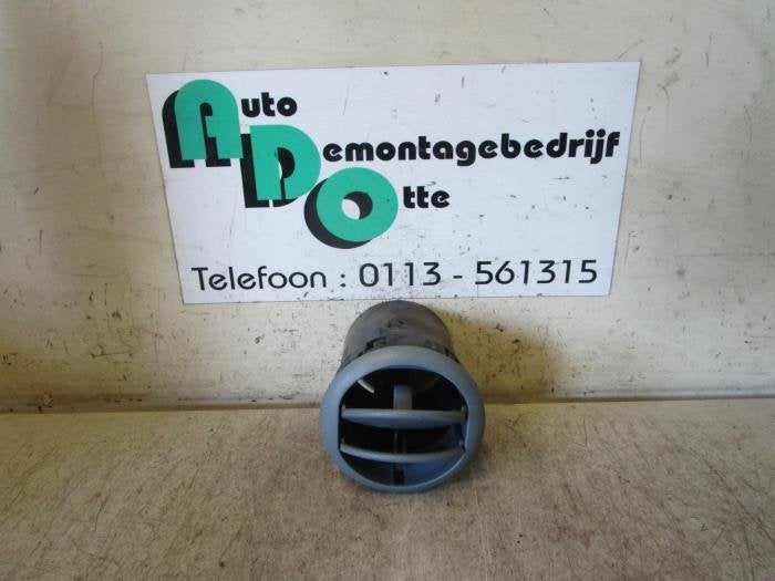 Grille aération tableau de bord d'un Fiat Doblo, -, Utilisé, Fiat, -