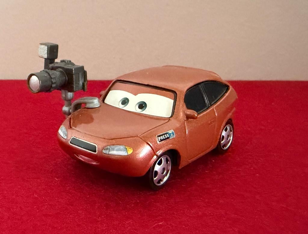 DISNEY CARS Cora Cooper DieCast 1:55, Enlèvement ou Envoi, Neuf, Voiture