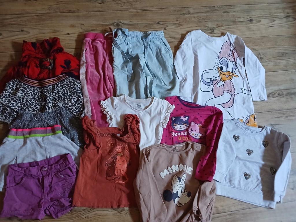 Meisjes kledij  3 a 4 jaar samen 3 euro, Ophalen