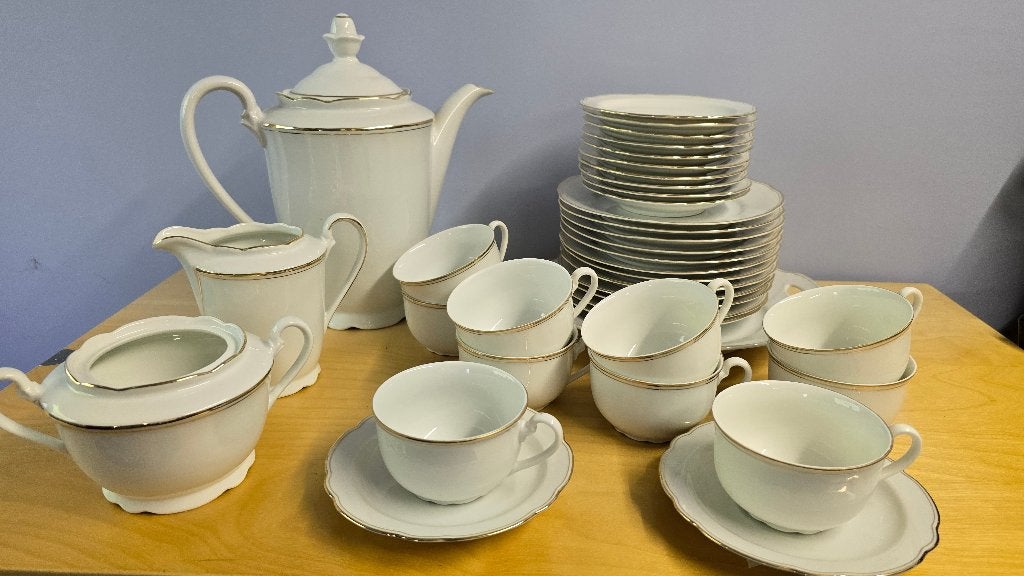 Koffie/Thee servies, wit porselein met gouden randje, Huis en Inrichting, Ophalen, Gebruikt, Overige merken, Vintage