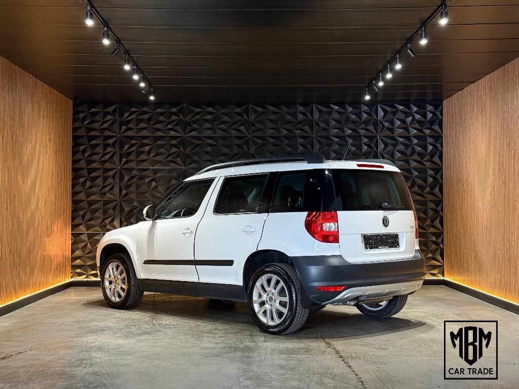 ✅ Skoda Yeti 1.2 TSI DSG GARANTIE Pano Navi PDC Xenon 1.Eig, Auto's, Euro 5, 4 cilinders, Wit, Bluetooth