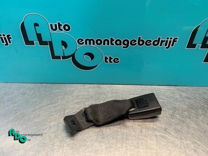 Insertion ceinture de sécurité arrière gauche d'un BMW 1-, -, 3 mois de garantie, Utilisé, -
