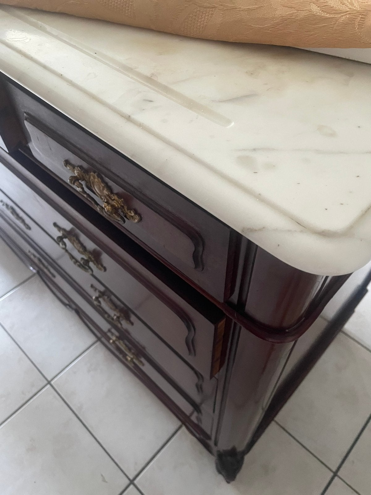 antieke commode met spiegel, Enlèvement