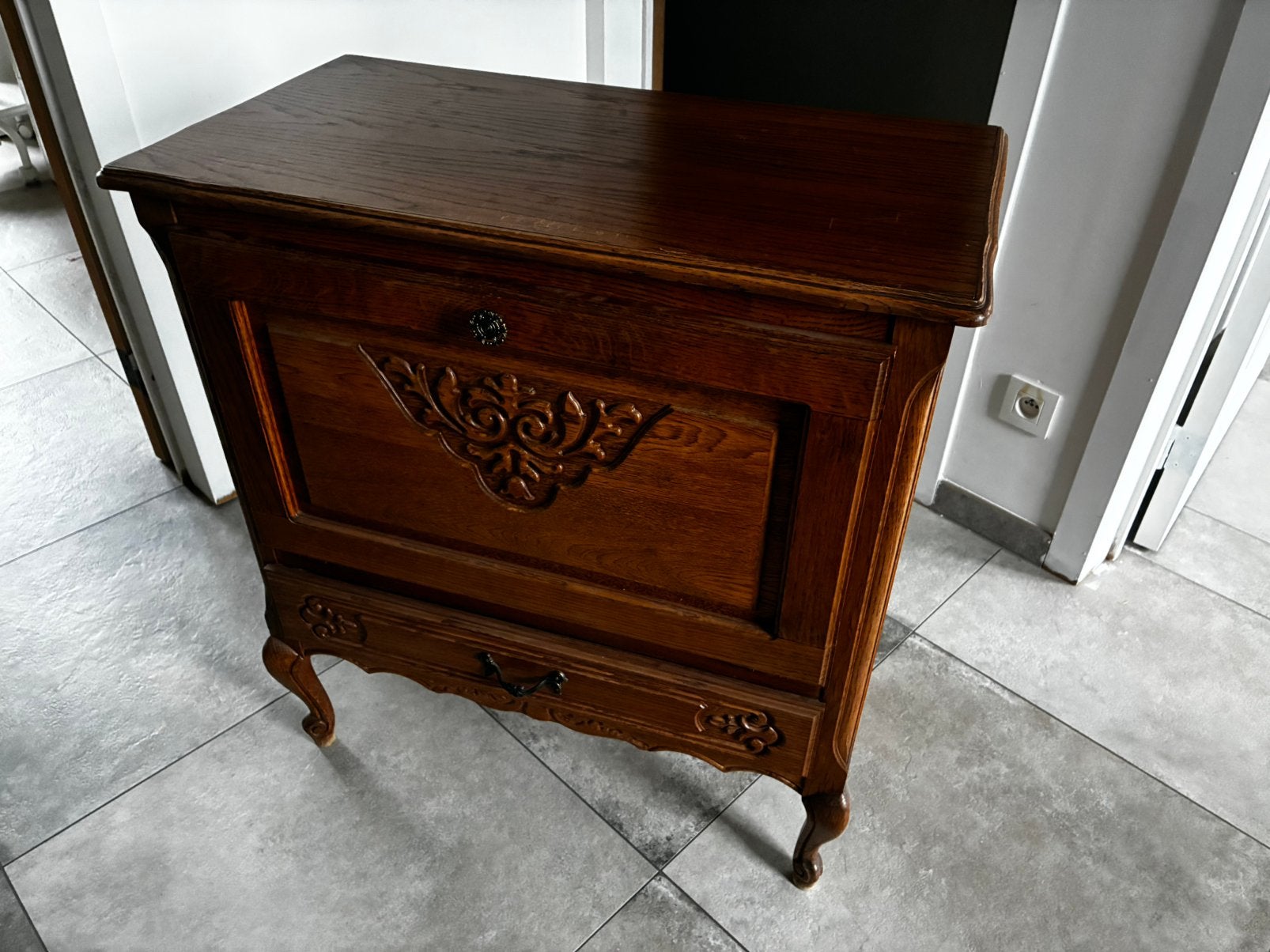 Mooi klassiek kastje, Huis en Inrichting, Ophalen, Zo goed als nieuw