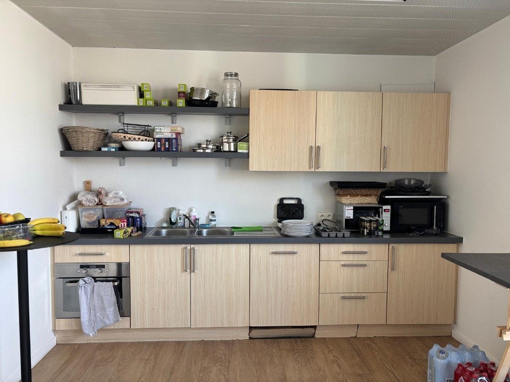 Basic Keuken met werkende toestellen, Huis en Inrichting, Keuken | Complete keukens, Ophalen, Gebruikt, Bruin, Enkelwandige keuken