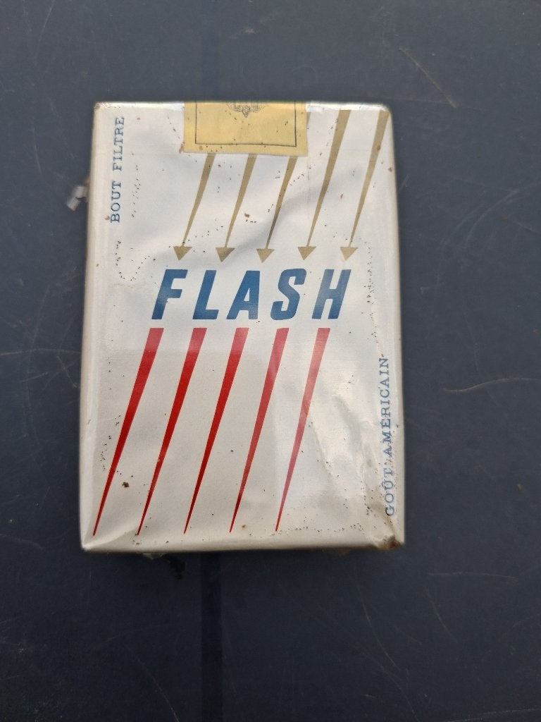 CIGARETTES FLASH... non ouvertes, Enlèvement ou Envoi, Comme neuf, Panneau publicitaire