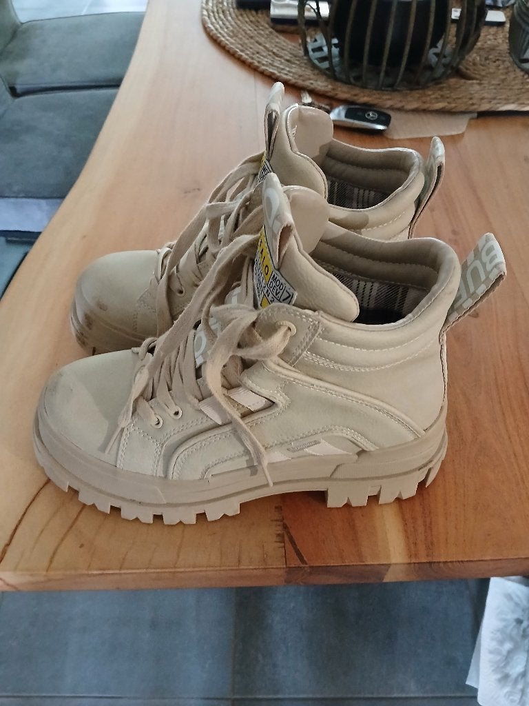 Schoenen dames, Kleding | Dames, Schoenen, Ophalen, Beige, Zo goed als nieuw, Sneakers