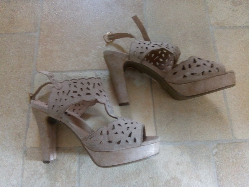 Open damesschoenen met hak, maat 39, Kleding | Dames, Schoenen met lage hakken, Bel & Bo, Ophalen of Verzenden, Gedragen
