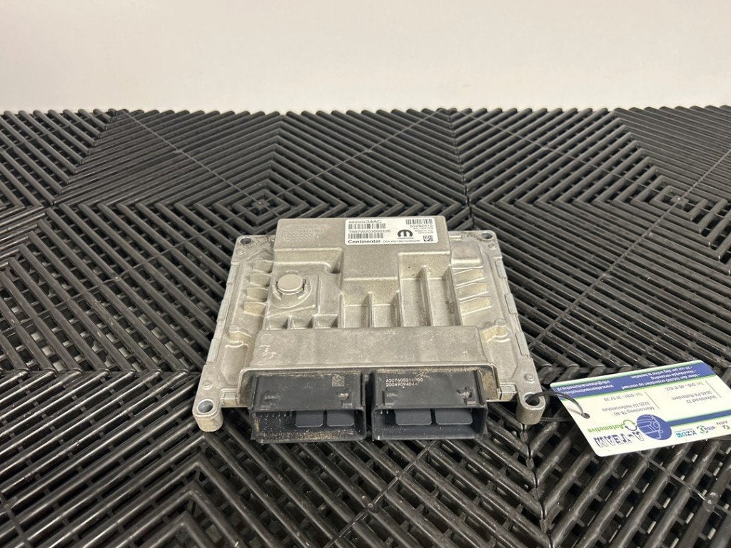 CALCULATEUR MOTEUR ECU Jeep Compass II (MP) (01-2016/-), Jeep, Utilisé, Continental AG, Continental-Plaza 1
30175  Hannover, DE