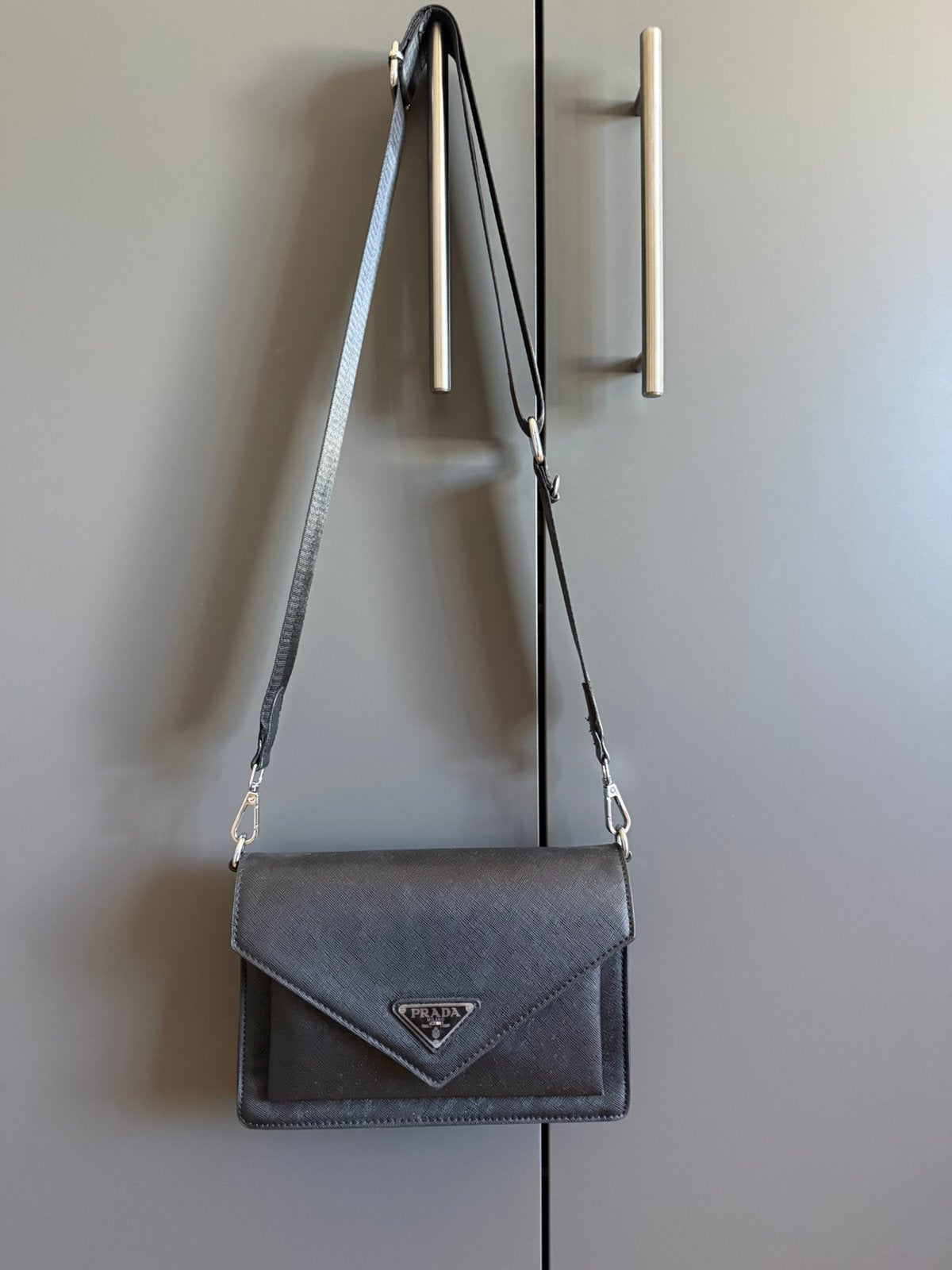 Prada tas, Bijoux, Sacs & Beauté, Enlèvement, Comme neuf, Noir, Sac à main
