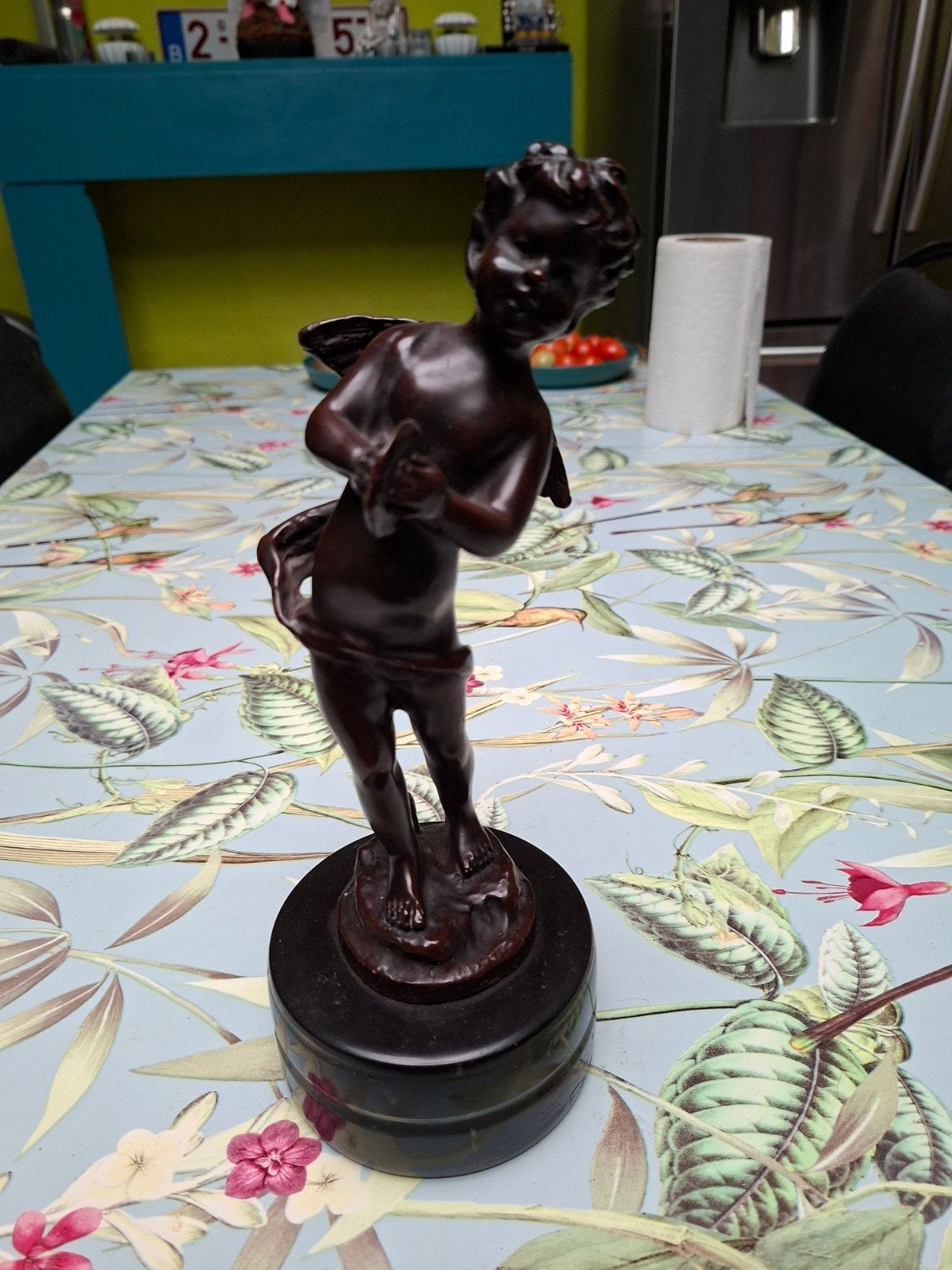 Bronzen beeld gesigneerd om een bod uit te brengen, Antiek en Kunst, Ophalen, Brons
