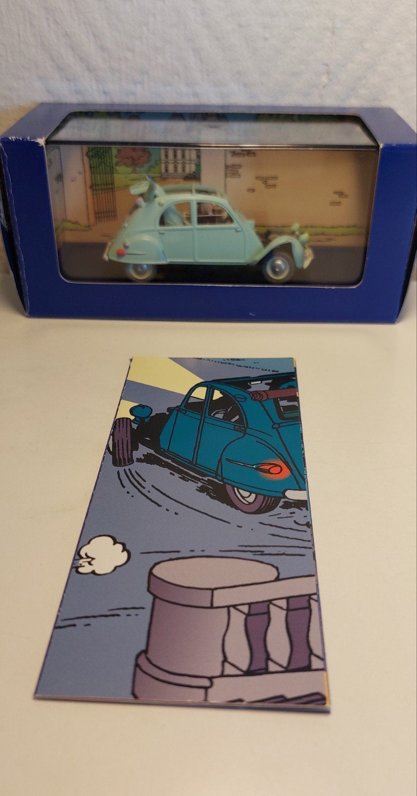 Voiture TINTIN Atlas 1/43 'The Dented 2 ch 1954', Enlèvement ou Envoi, Tintin, Comme neuf, Statue ou Figurine