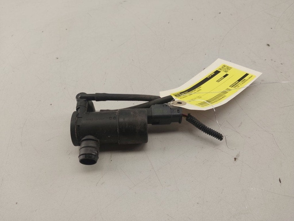 LAVE-GLACE POMPE AVANT 2008 (UD / UK / UR / US / UX), Kontakt-peugeot@peugeot.com, Utilisé, Peugeot Deutschland GmbH, Bahnhofsplatz
65423  Rüsselsheim, DE