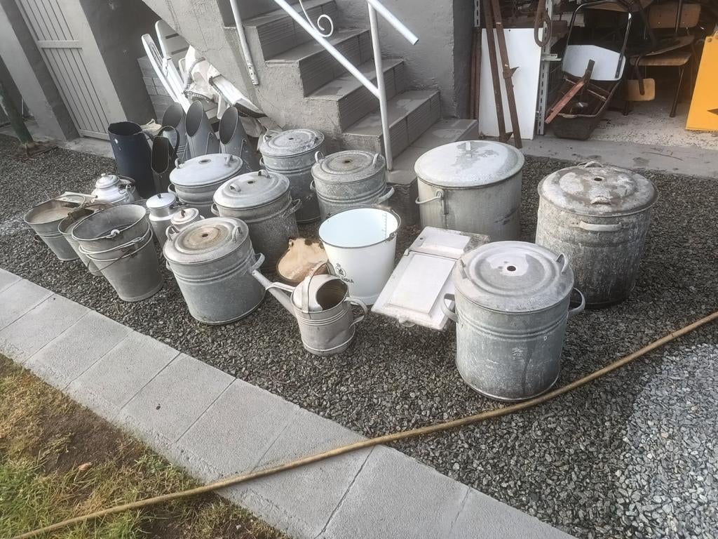 Grand lot d'objets divers en zinc et en aluminium, Enlèvement