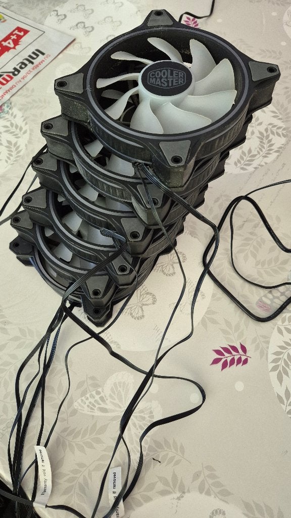 Lot de 6 ventilateurs Cooler Master  MF120 Halo ARGB + Hub, Computers en Software, Computerkoelers, Ophalen, Gebruikt, Luchtkoeling