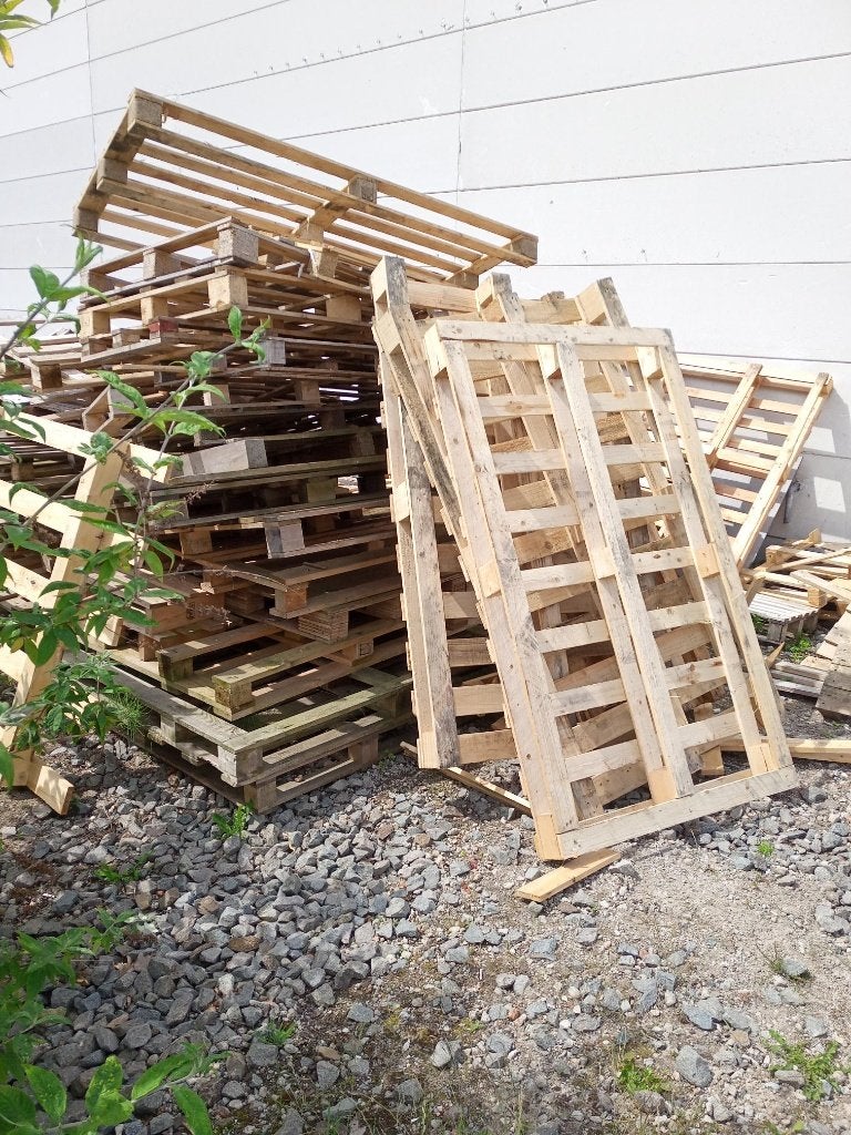 Palettes de différentes dimensions gratuites - à donner, Bricolage & Construction, Bois & Planches, Enlèvement, Utilisé, Pin, Palette