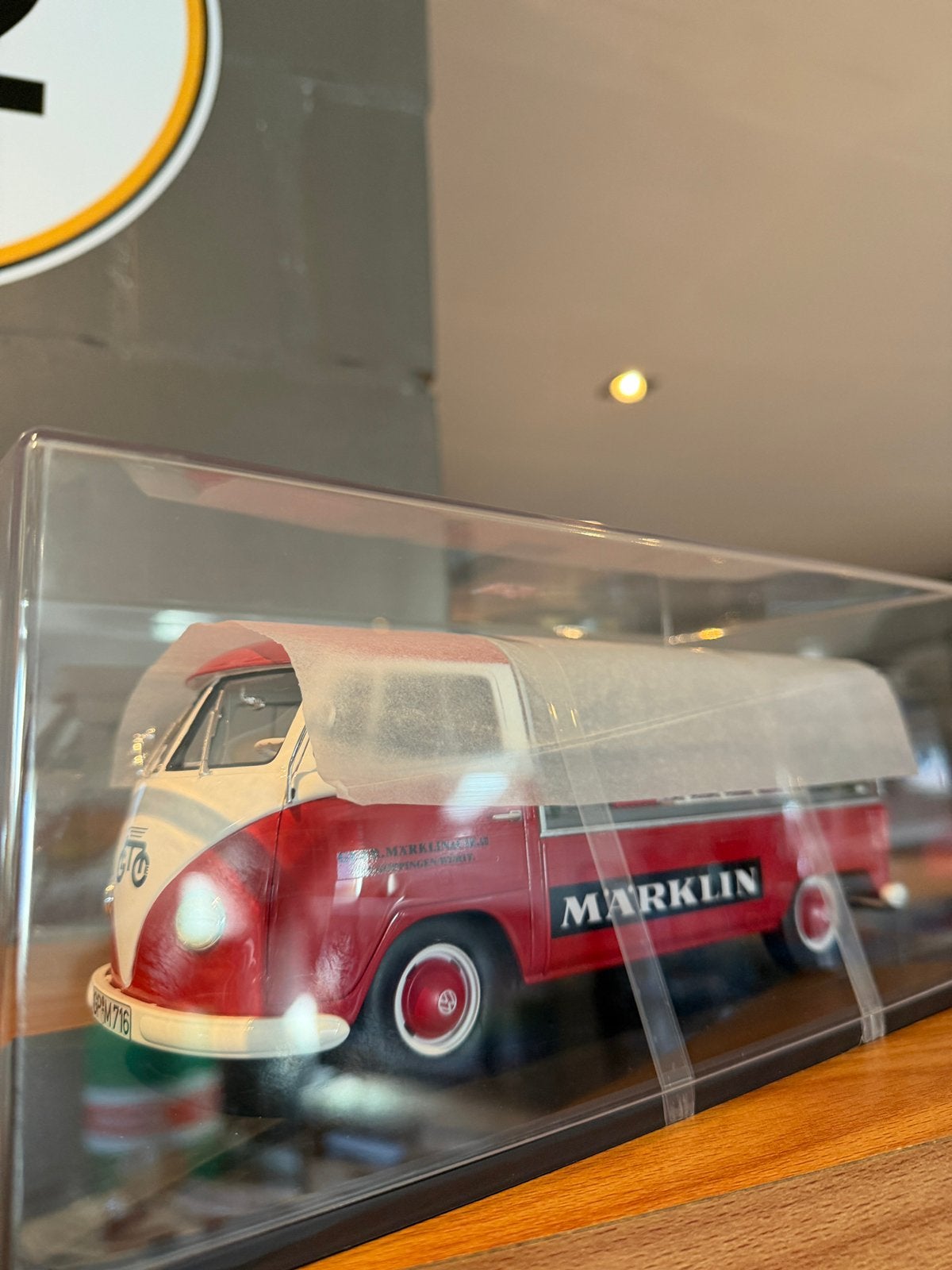 Schuco VW T1 “marklin presentation car”, Enlèvement ou Envoi, Comme neuf