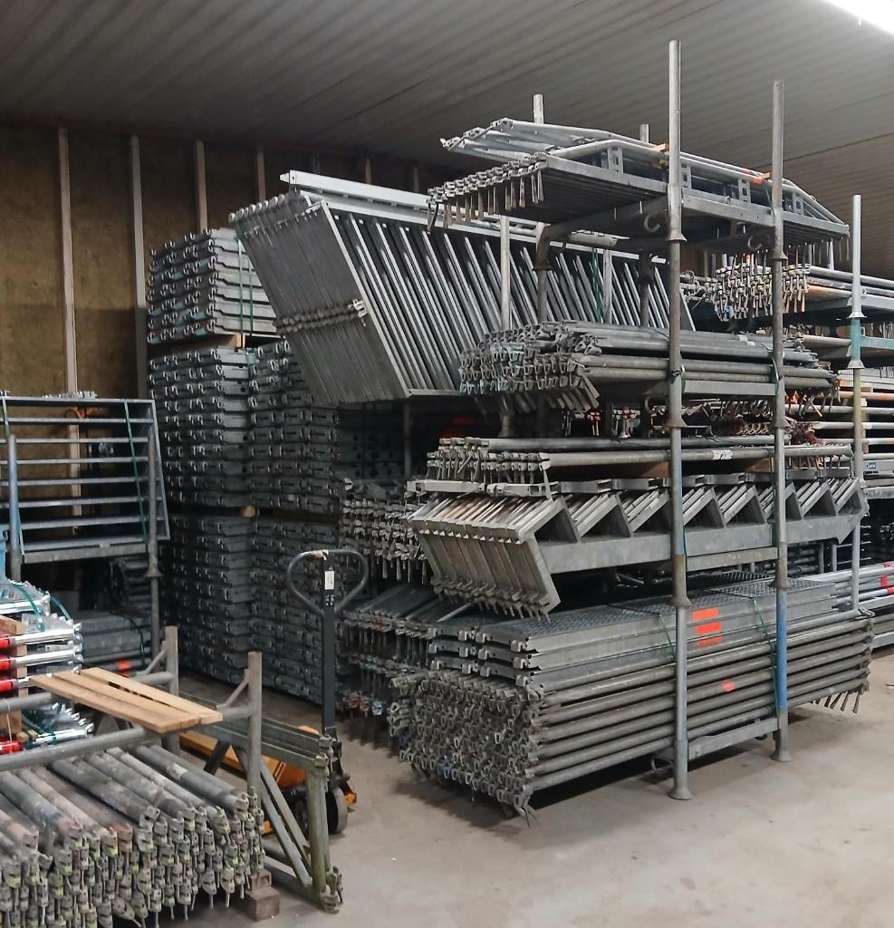 Lot Layher event materiaal: publieke trappen, Ophalen, Gebruikt, Trap, 4 meter of meer