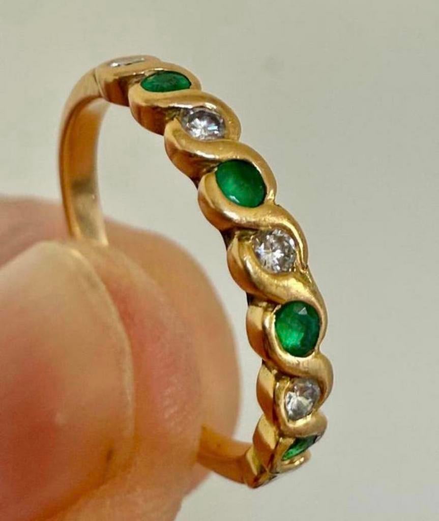 18 karaat gouden ring met smaragd en natuurlijke VS diamant!, Or, 17 à 18, Jaune, Enlèvement ou Envoi