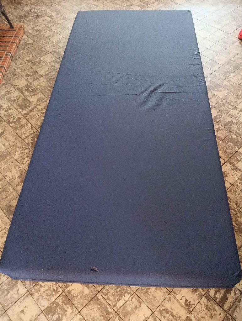 Matras voor zorgbed, Ophalen, Zo goed als nieuw