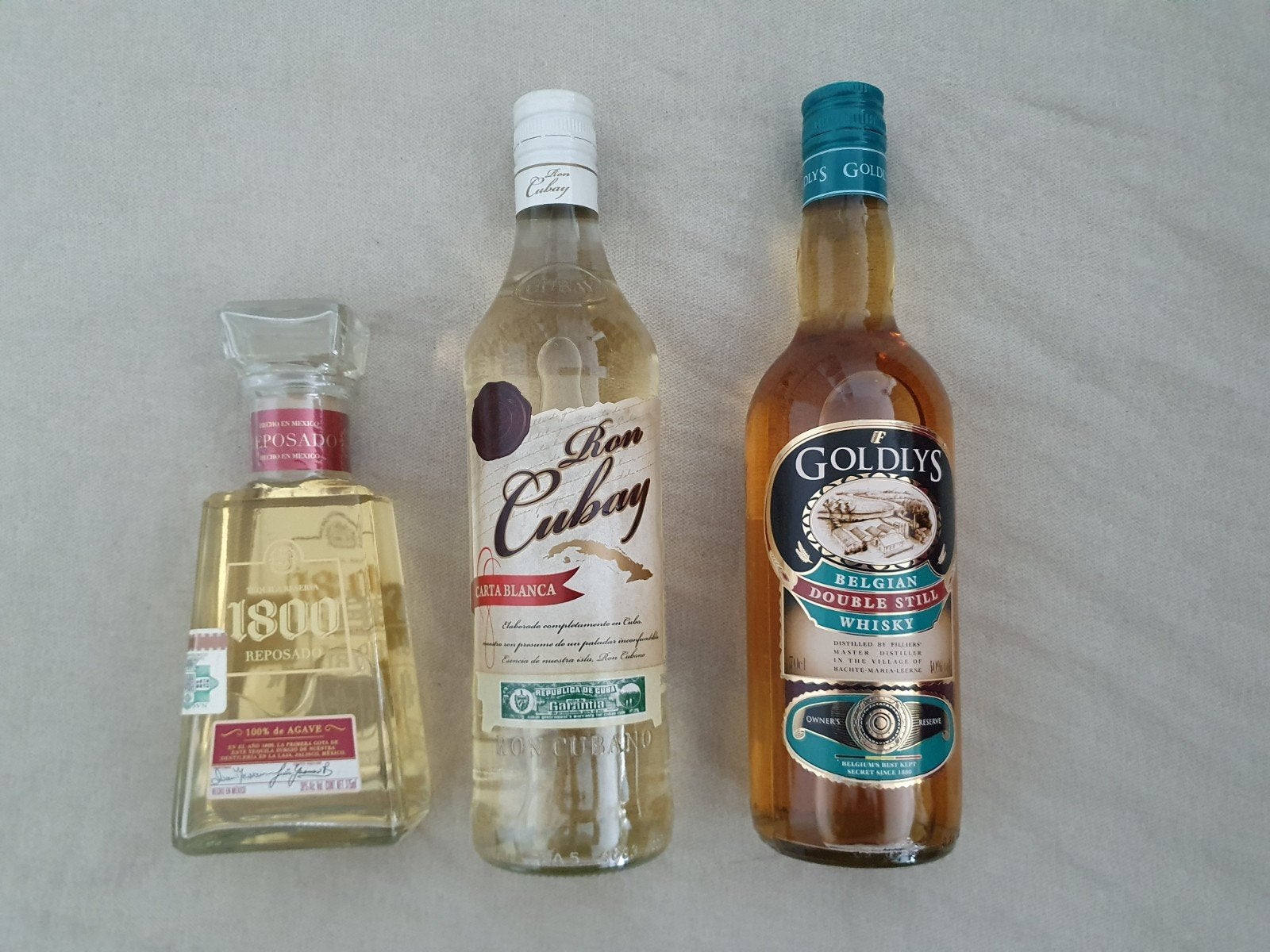 Tequila uit Mexico, witte rum uit Cuba en Belgische Whiskey, Verzamelen, Ophalen of Verzenden