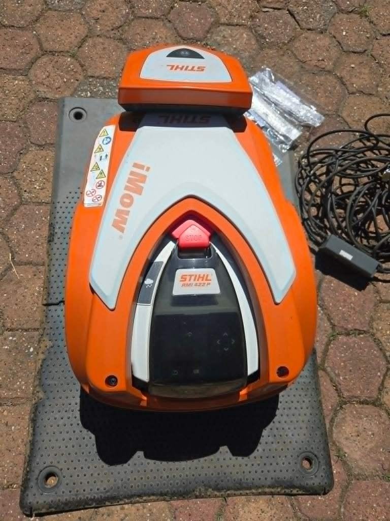 Robot tondeuse STIHL IMOW, Jardin & Terrasse, Tondeuses robotisées, 20 à 25 cm, Avec capteur de pluie, Sthil, Enlèvement