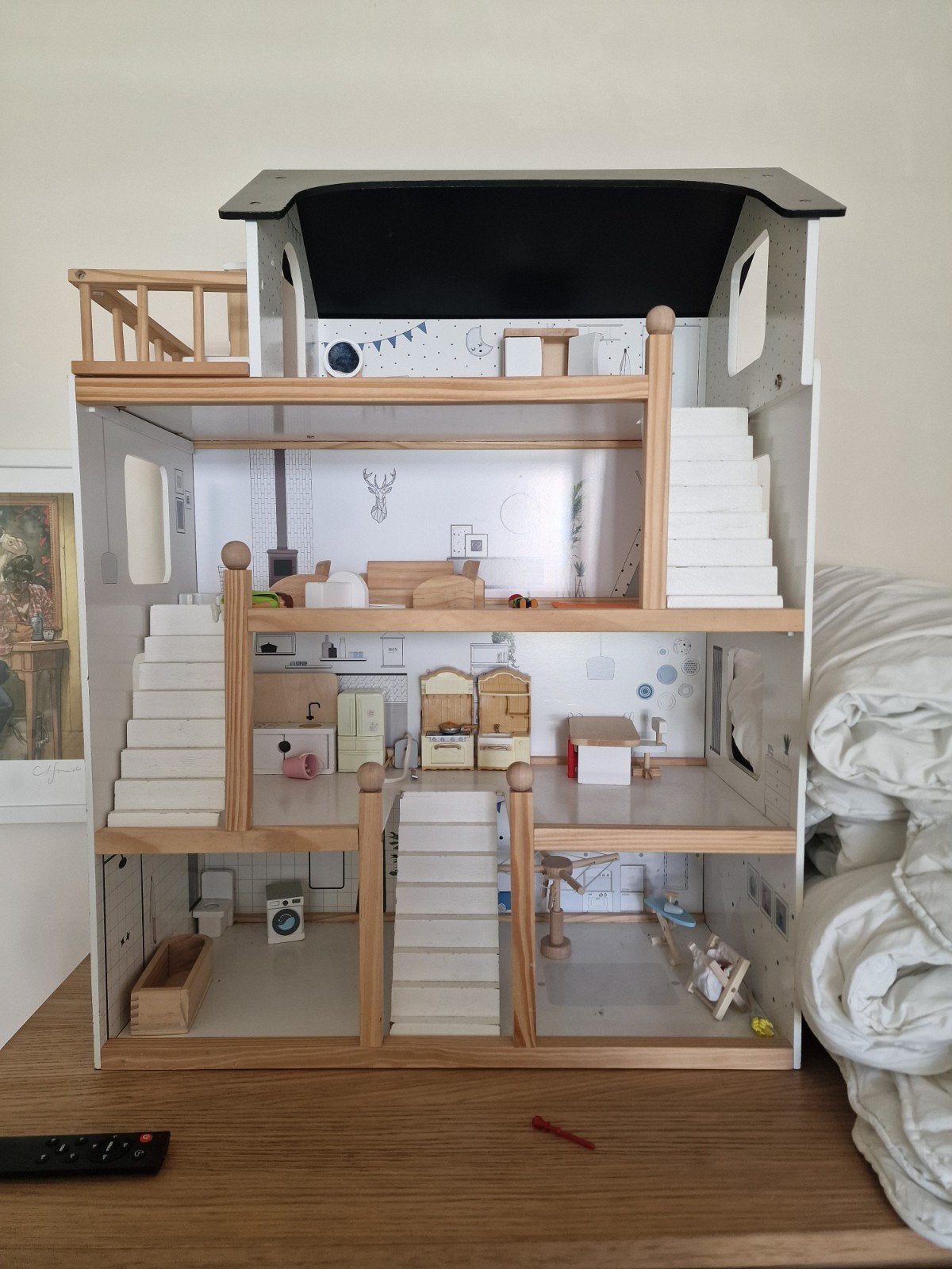 Maison de poupée petite Amélie, Enlèvement, Poupée