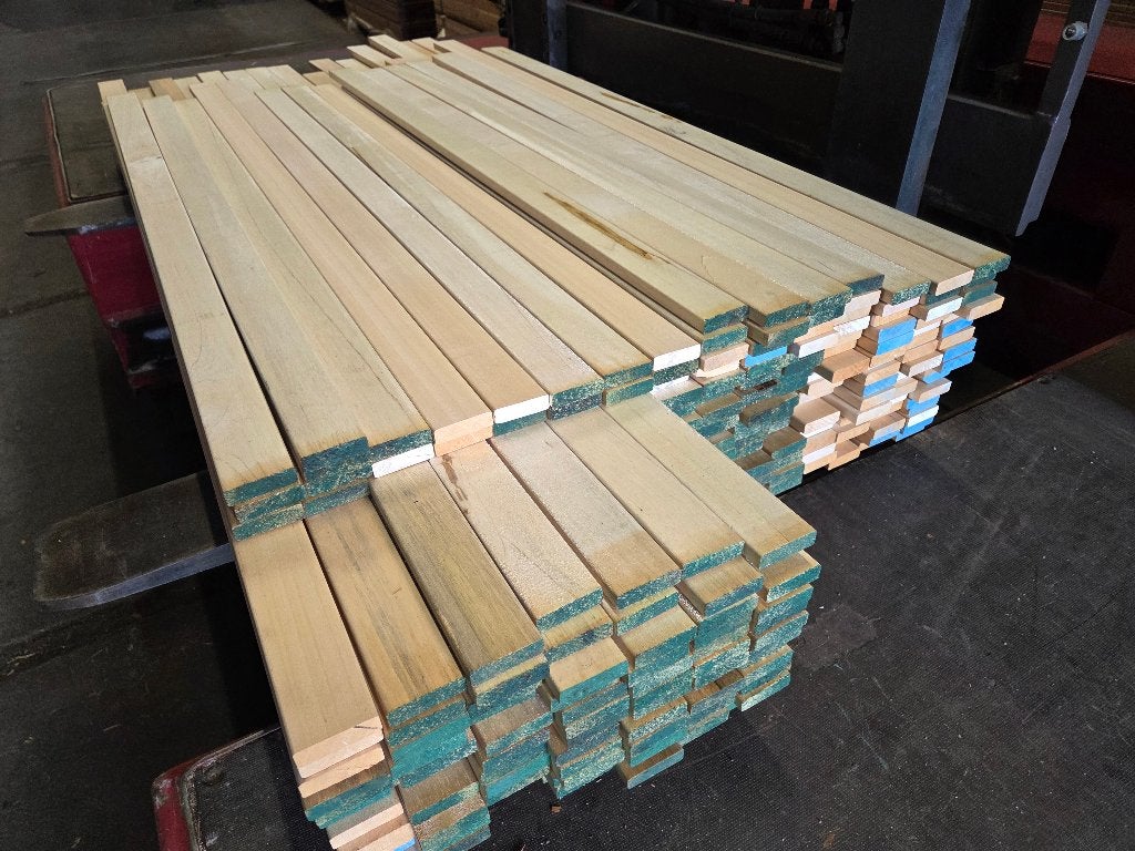 Lot de lattes Abachi rabotées 15x50mm - 228 pièces, Enlèvement ou Envoi, Moins de 180 cm, Planches, Bois dur