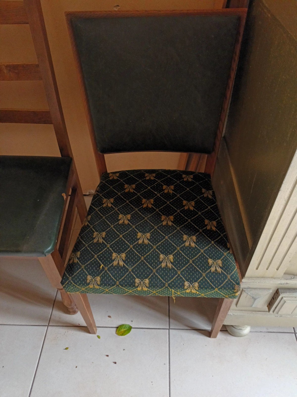 chaises à donner, Antiquités & Art, Enlèvement