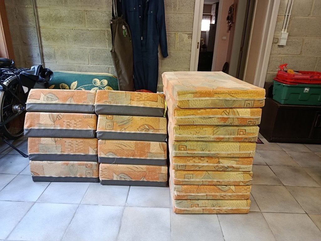 8 zit-en rugleuningkussens, 1 zithoekkussen; gratis, Maison & Meubles, Caravan, Quatre personnes ou plus, Banc droit, Synthétique