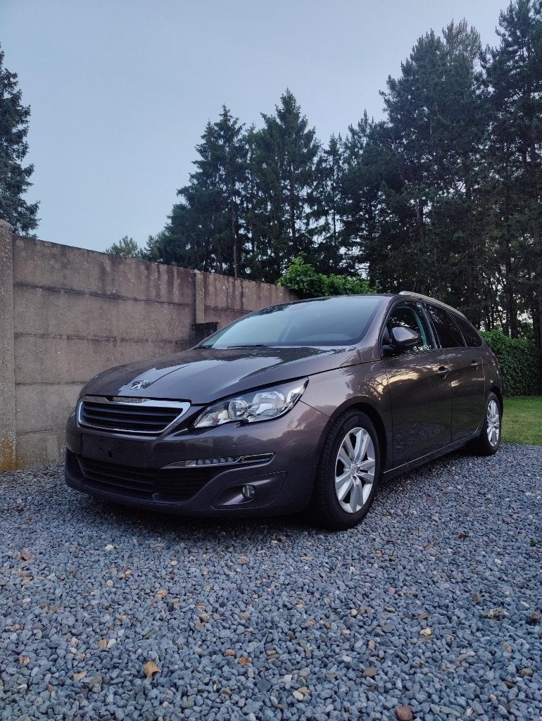 Peugeot 308SW, 1.5Diesel, Trekhaak, 2015, Voorwielaandrijving, Euro 5, Stof, Bruin