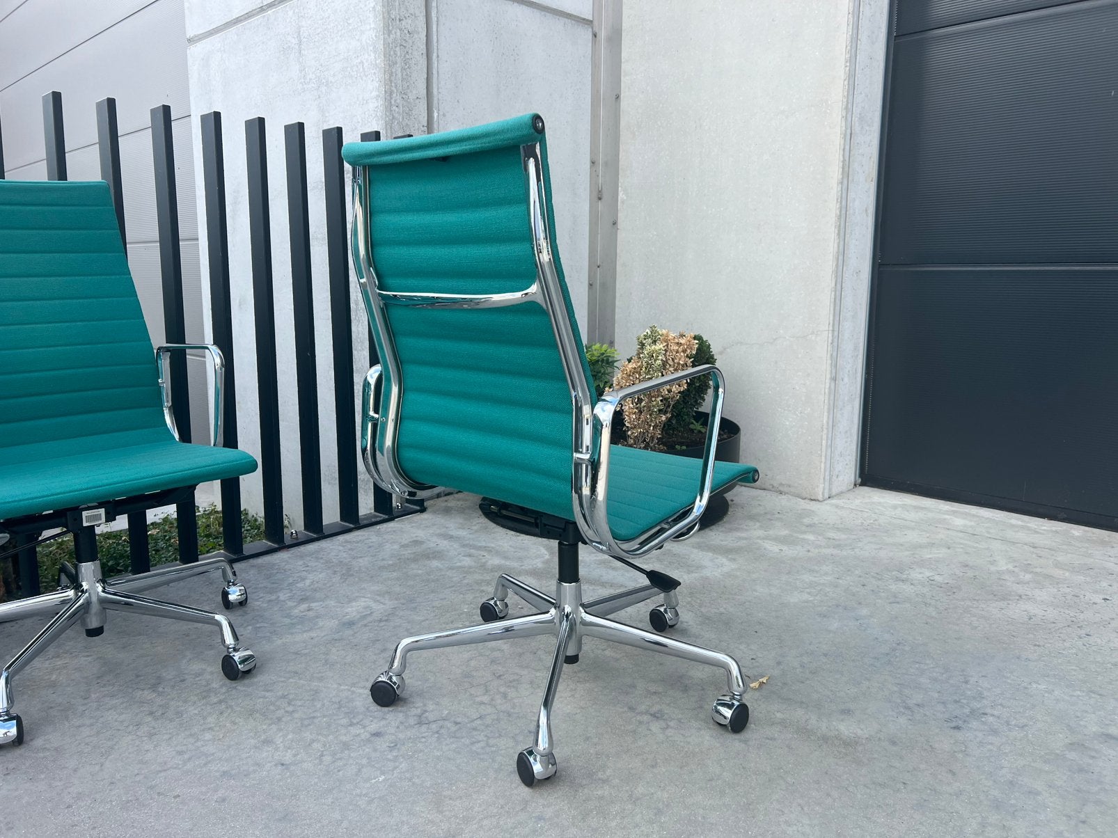 Vitra Eames EA119 bureaustoelen, 6x, Ophalen of Verzenden, Zo goed als nieuw, Bureaustoel, Groen