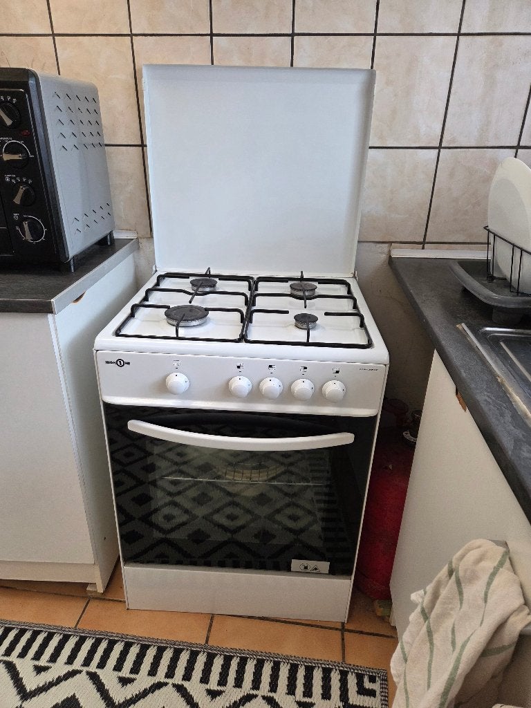 Gaziniere, Gaz, 4 zones de cuisson, Comme neuf, Enlèvement