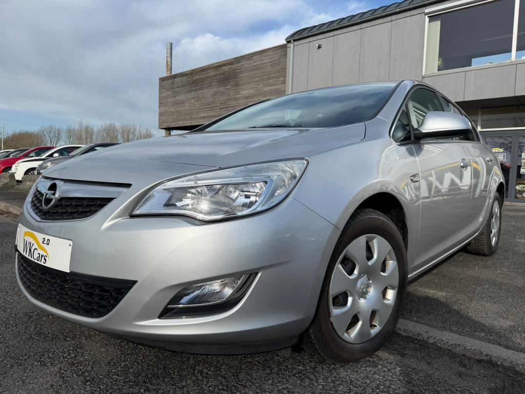Opel Astra 1.4 benzine slechts 49.000km, Auto's, Opel, Voorwielaandrijving, Stof, 4 cilinders, Bedrijf
