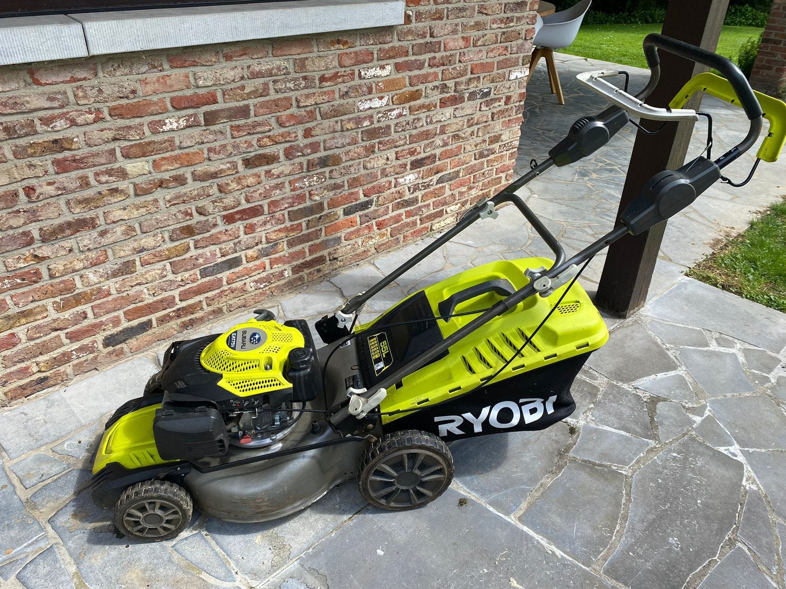 Tondeuse à gazon Ryobi, Enlèvement, Comme neuf