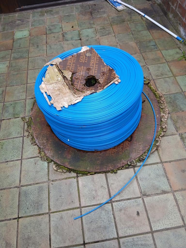 Pvc buisje om kabel in te trekken, Ophalen, PVC
