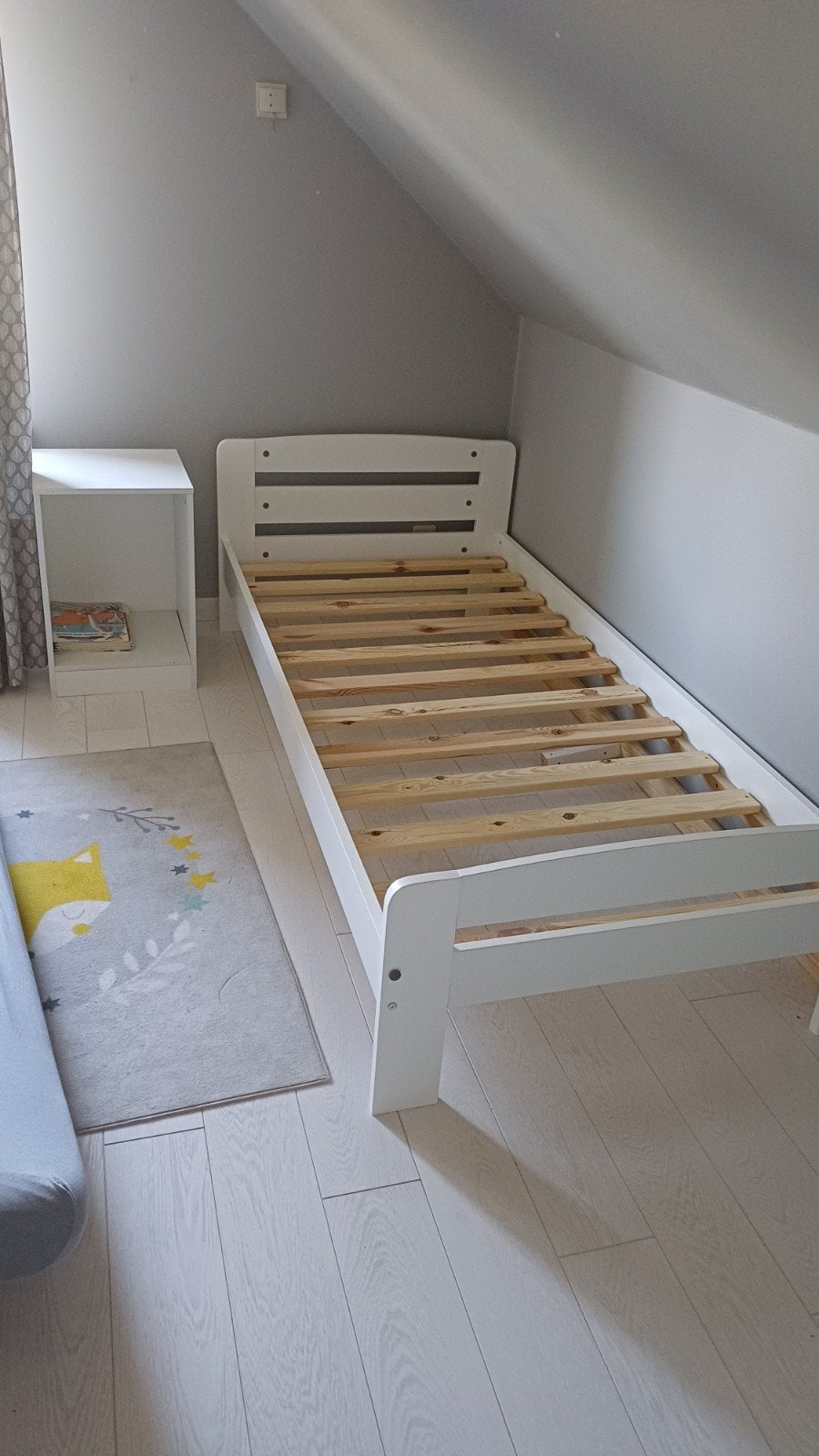 1 persoonsbed en nachtkastje, Ophalen, 90 cm, Eenpersoons, Wit