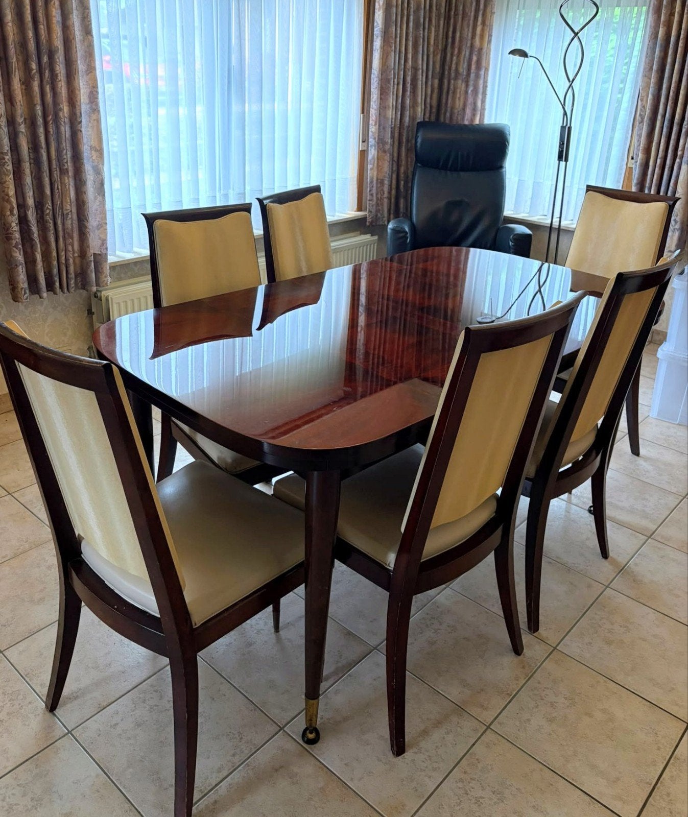 Eettafel set met stoelen, Ophalen